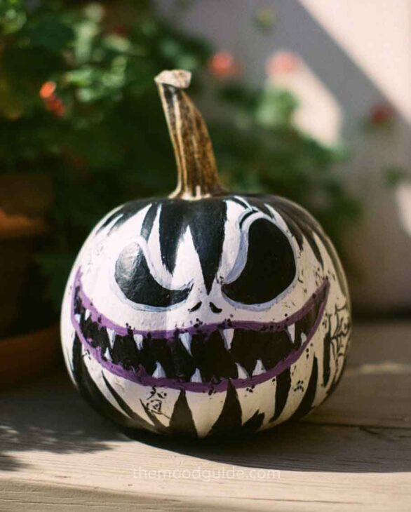scary pumpkin paniting beetlejuice idea