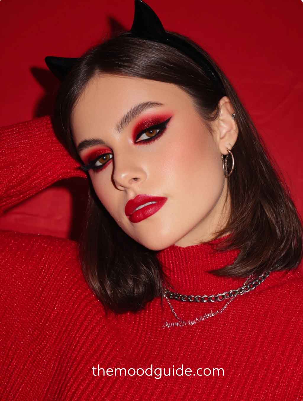 red eye makeup and lipstick for elegant devil easy makeup for halloween modern minimal chic aesthetic
