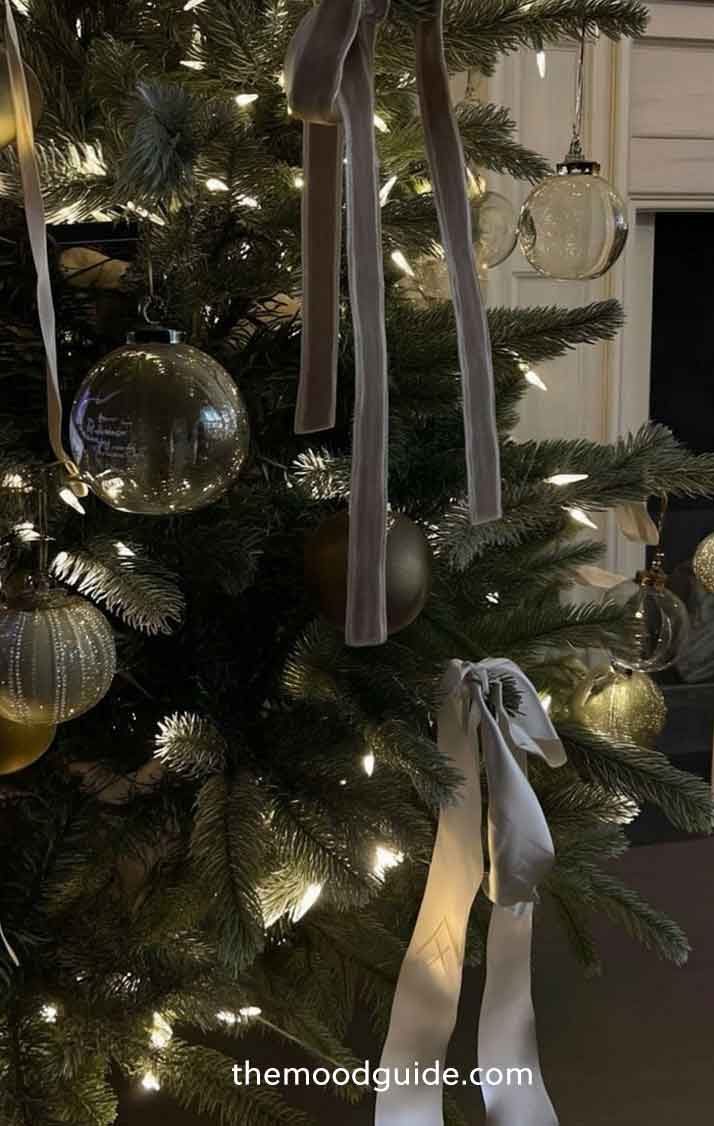 modern scandinavian rustic christmas tree