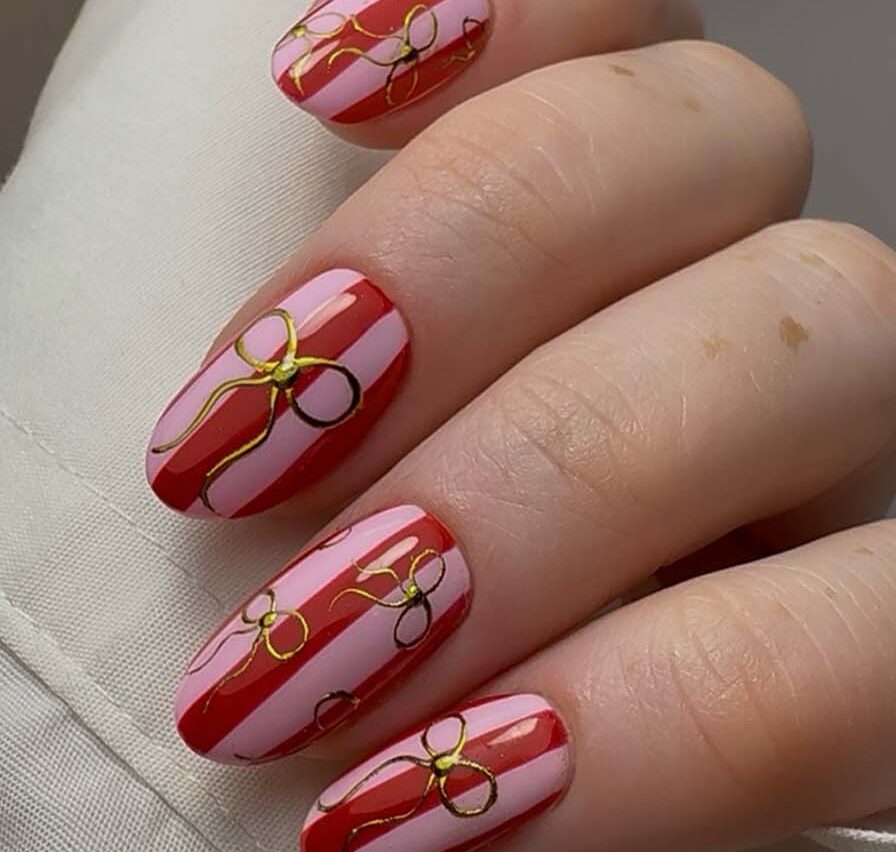 The Most Stunning Red & Pink Christmas Nail Designs of 2025