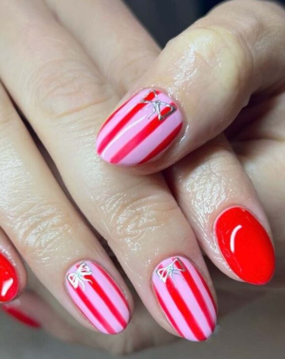 aesthetic cute red and pink christmas nails