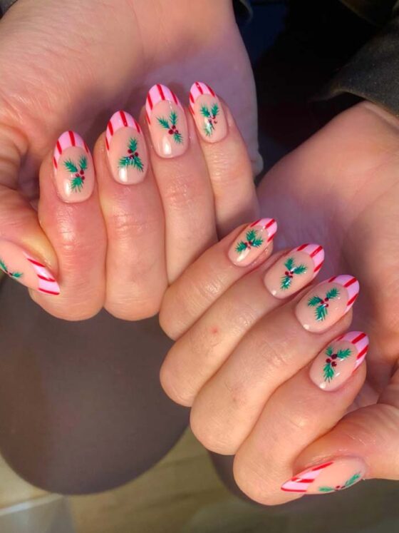The Most Stunning Red & Pink Christmas Nail Designs of 2025