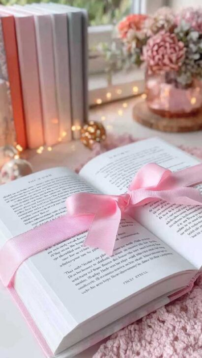 coquette book aesthetic wallpaper