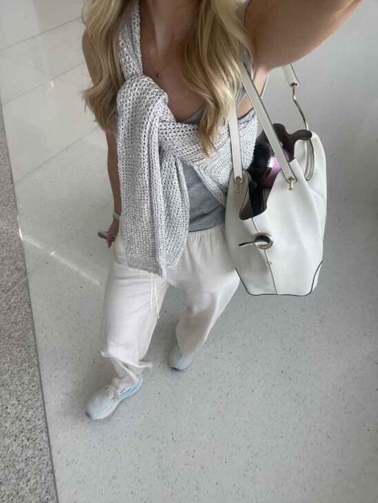 simple relaxed airport outfit